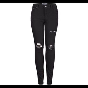 Black ripped skinny jeans
